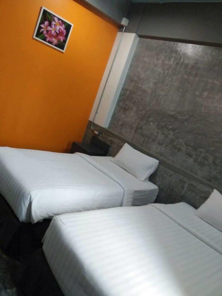 Pornsiri Hotel Sisaket Eksteriør billede